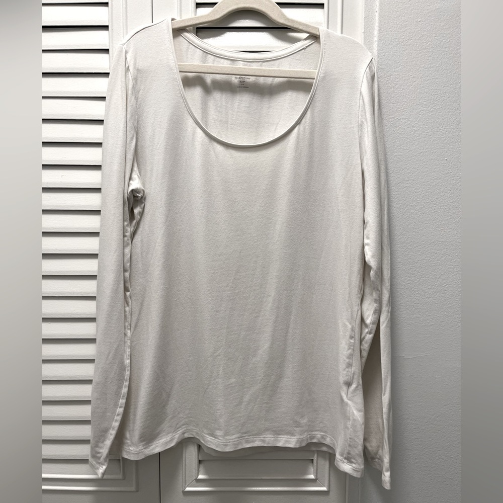HALF-PRICE w/ any other item! Great basic!  White cotton Lands End tee